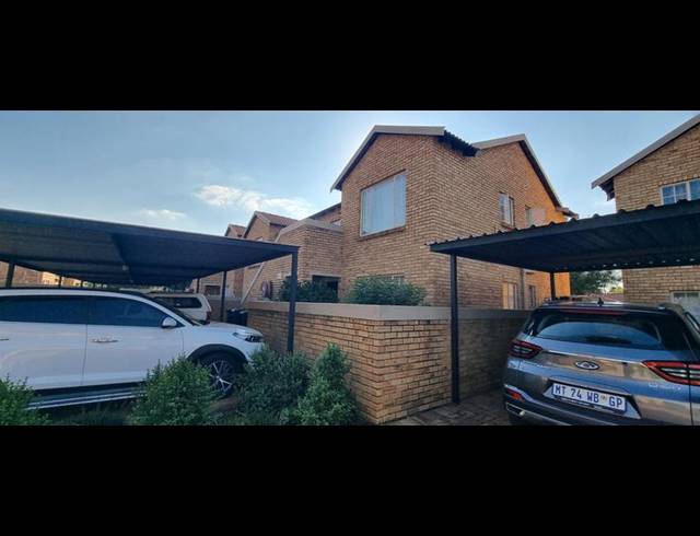 2 BEDROOM APARTMENT FOR SALE IN HEUWELSIG ESTATE